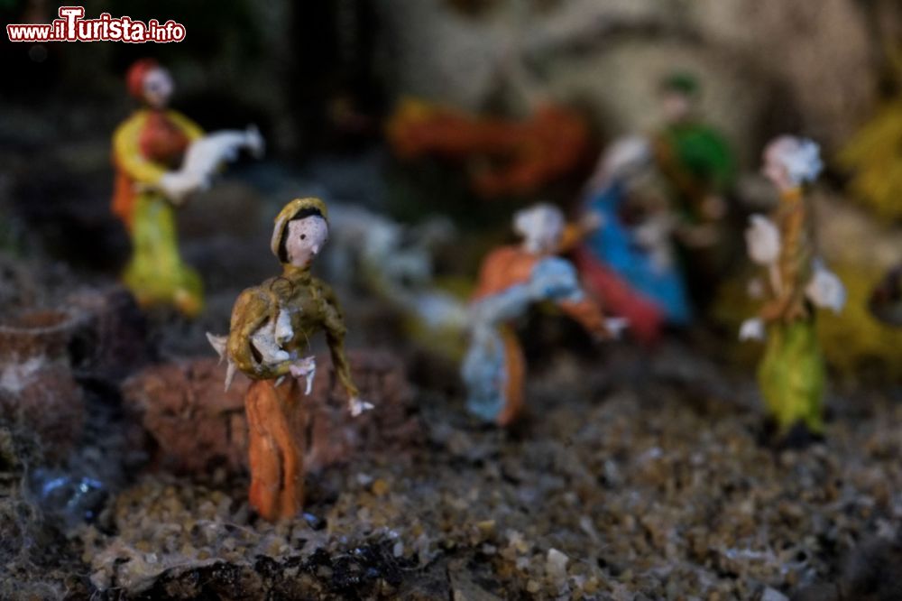 Immagine Dettaglio di un Presepe dentro al guscio di noce esposto nel Museodivino di Napoli