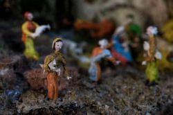 Dettaglio di un Presepe dentro al guscio di noce esposto nel Museodivino di Napoli