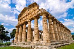 Il Tempio di Atena suìi trova a Paestum nel Cilento, in Campania