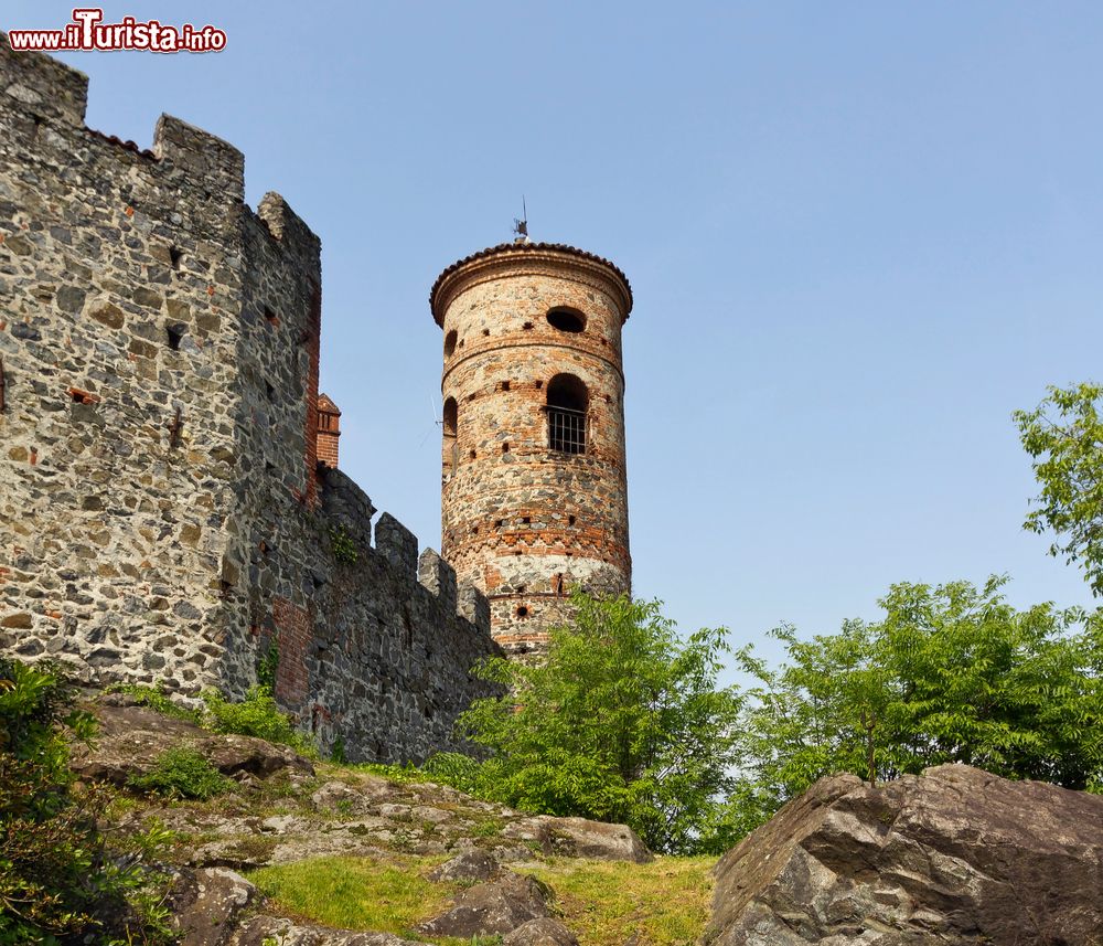 Immagine Il Castello di Pavone Canavese, uno dei monumenti piu belli del Piemonte