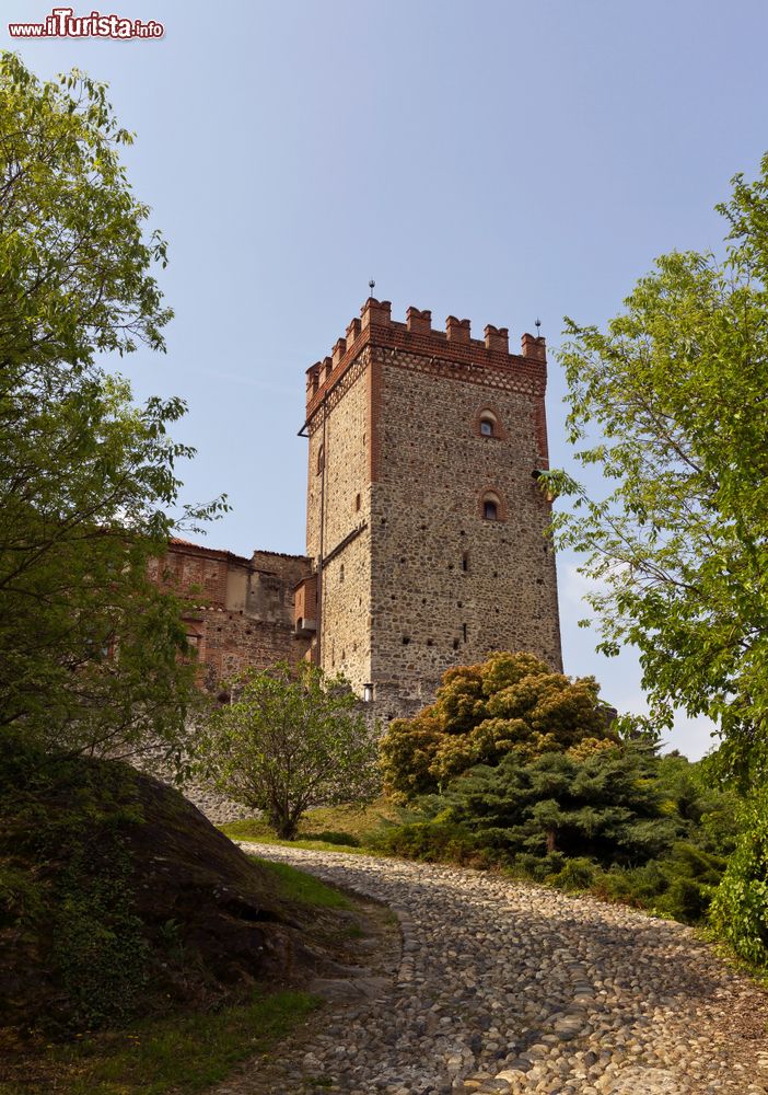 Immagine Uno scorcio della fortezza di Pavone Canavese uno dei borghi del Piemonte