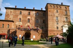 La facciata del Castello di Pralormo in Piemonte - © Luigi Bertello / Shutterstock.com