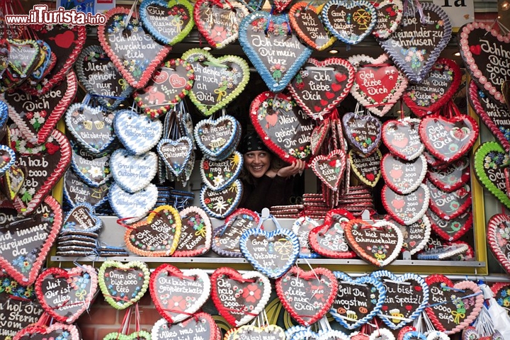 Lebkuchen, tipici biscotti speziati souvenir per eccellenza dall'Oktoberfest - Foto München Tourismus/B. Roemmelt