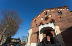 L'Abbazia di Morimondo il celebre il monastero cistercense della Lombardia - © Maurizio Biso / Shutterstock.com