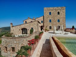 Il Castello di Velona resort di lusso in un Castello vicino a Montalcino (Toscana)