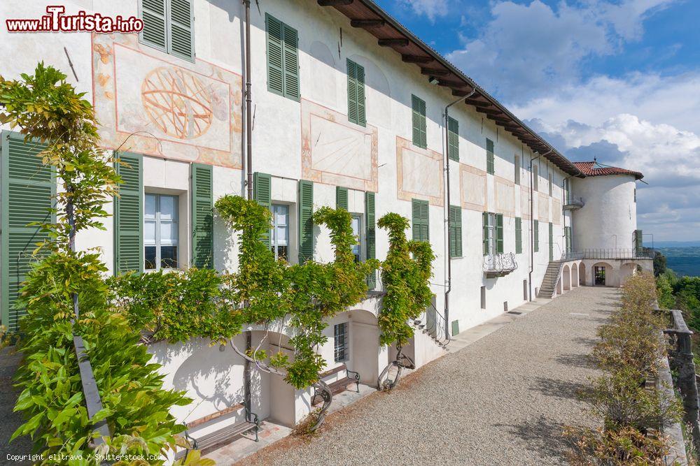 Immagine Scorcio del Castello di Masino a Caravino, provincia di Torino - © elitravo / Shutterstock.com