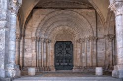 Ingresso e portico della Abbazia di Casamari a Veroli nel Lazio