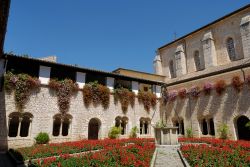 Veroli, Frosinone, Lazio. L'Abbazia di Casamari un esempio di gotico cistercense, eratta all'inizio del XIII secolo