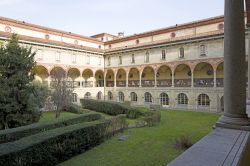 Il giardino interno del palazzo che ospita il Museo della Scienza e Tecnologia di Milano - © Paolo Bona / Shutterstock.com