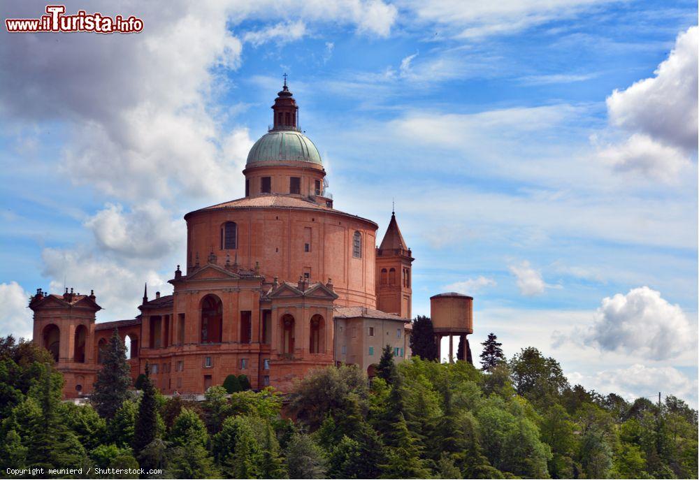 Immagine Il Santuario della Madonna di San Luca sul Monte della Guardia a Bologna - © meunierd / Shutterstock.com