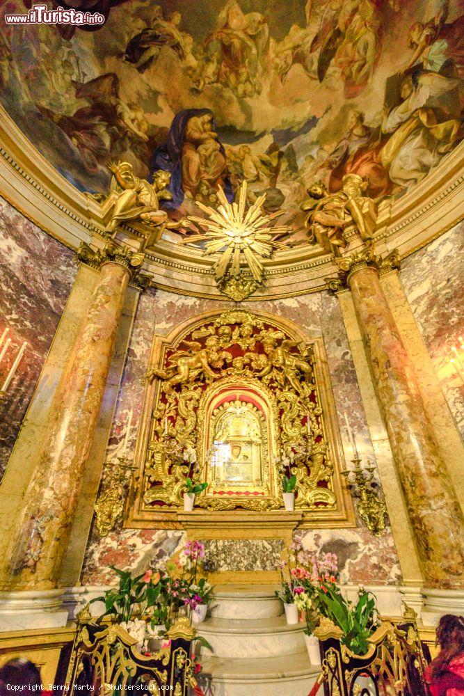 Immagine La Icona della Madonna di San Luca dentro al Santuario della Madonna della Guardia a Bologna - © Benny Marty / Shutterstock.com