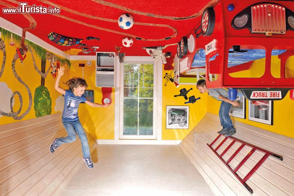 Immagine I bambini si divertiranno un sacco dentro Haus Steht Kopf, la Casa Capovolta del Tirolo in Austria  - ©  sito ufficiale