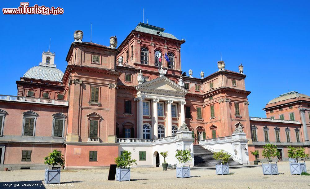 Immagine Il Castello Reale di Racconigi, una residenza dei Savoia in provincia di Cuneo in Piemonte - © maudanros / Shutterstock.com