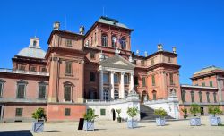 Il Castello Reale di Racconigi, una residenza dei Savoia in provincia di Cuneo in Piemonte - © maudanros / Shutterstock.com