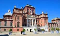 Il Castello Reale di Racconigi, una residenza dei Savoia in provincia di Cuneo in Piemonte - © maudanros / Shutterstock.com