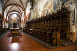 Il coro ligneo della Abbazia di Chiaravalle alle porte di Milano - © Fabio Diena / Shutterstock.com