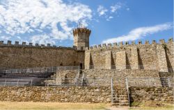 Isola Polvese, Lago Trasimeno: il grande Castello Polvese sulla costa meridionale dell'isolotto