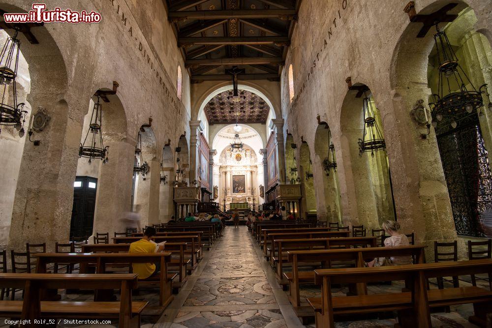 Immagine La navata centrale del Duomo di Siracusa - © Rolf_52 / Shutterstock.com