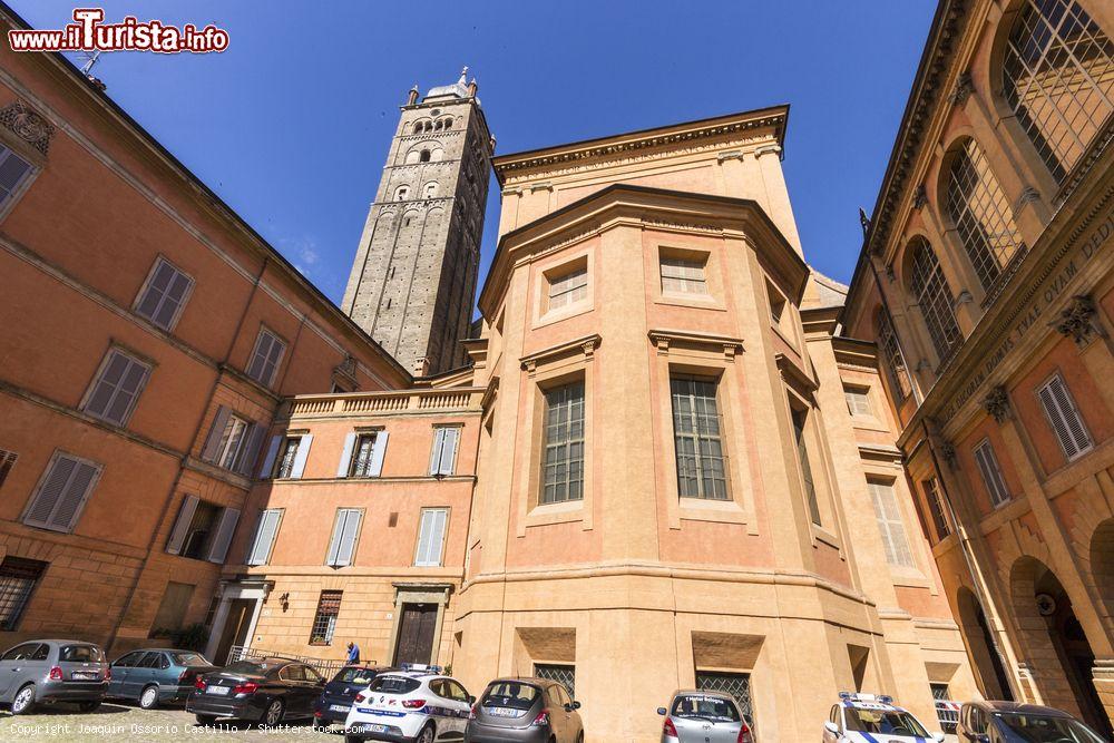 Immagine Abside e campanile della chiesa di San Pietro a Bologna, la Cattedrale Metropolitana - © Joaquin Ossorio Castillo / Shutterstock.com