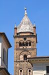 Il grande campanile alto 70 metri della Cattedrale Metropolitana di Bologna