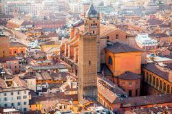 Veduta aerea della Cattedrale Metropolitana di Bologna, dedicata a San Pietro