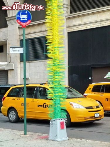 Un'altra installazione artistica a Cooper Square