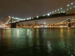 Ponte di Brooklyn a New York by night