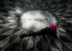 Strawberry Fields, Memorial John Lennon a Central ...