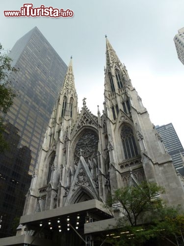 Esterno della St Patrick Cathedral a New York