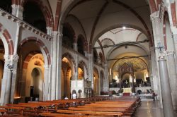 La navata centrale di Sant'Ambrogio, la storica basilica di Milano