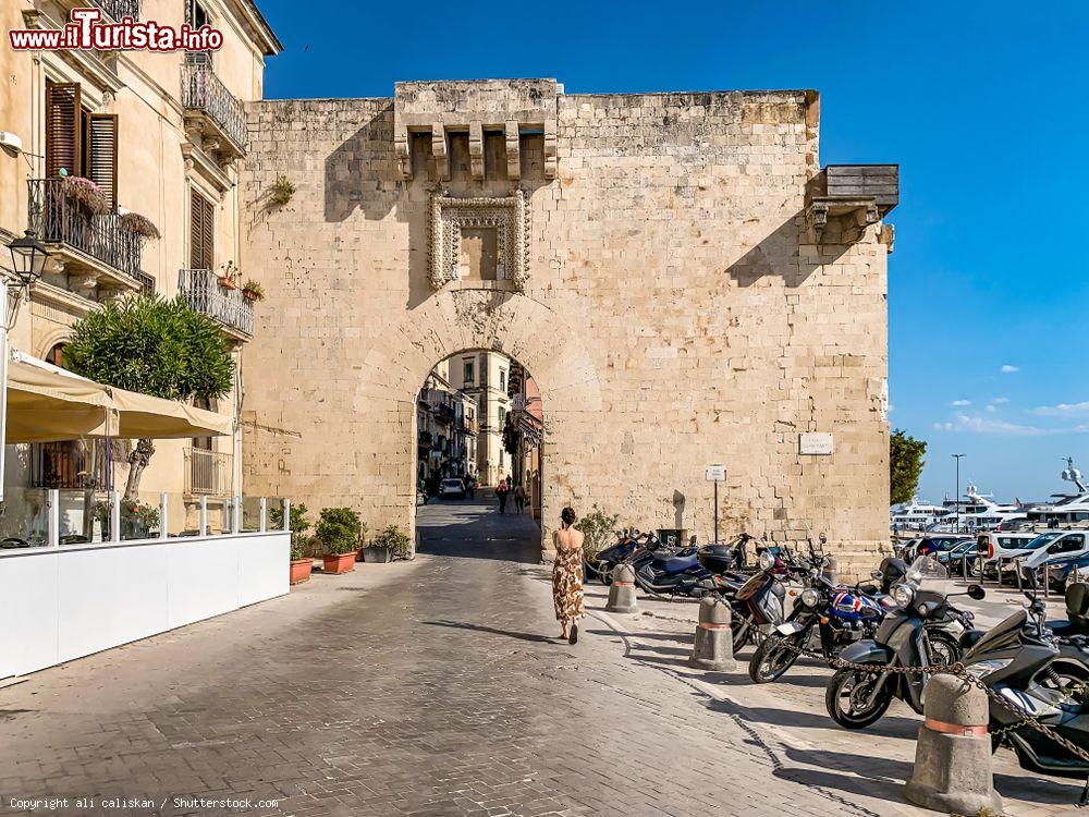 Immagine Visita all'Isola di Ortigia, il cuore pulsante e storico di Siracusa in Sicilia - © ali caliskan / Shutterstock.com