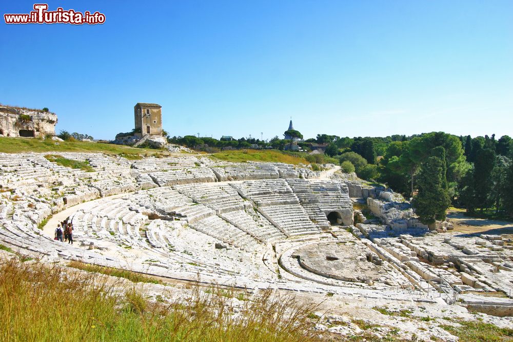 Immagine Uno dei luoghi UNESCO di Siracusa: lo storico teatro greco nel Parco Archeologico della Neapolis