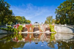 Passeggiata nel Parco di Sanssouci, il giardino della reggia di Potsdam in Germania - © Christian Draghici / Shutterstock.com