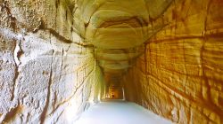 Villa Pollione e la Cava di Seiano a Posillipo, il quartiere di Napoli - © Francesco Ricciardi Exp / Shutterstock.com