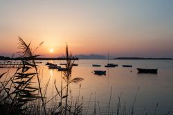 Tramonto fotografato da Mozia, Sicilia. Sullo sfondo le isole Egadi