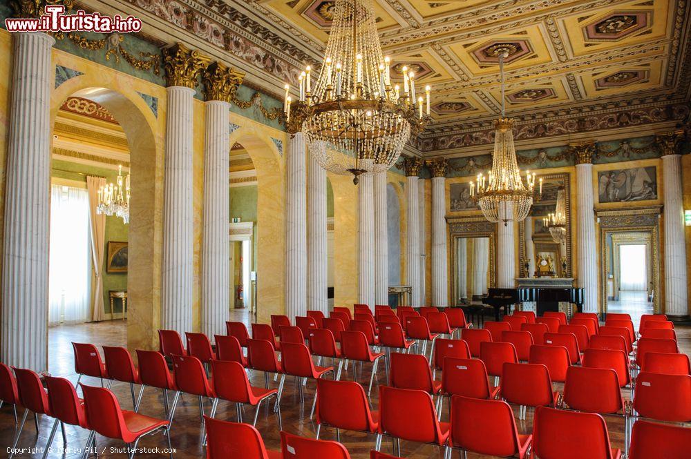 Immagine Una sala adibita a concerti e conferenze presso VIlla Reale, la sede della GAM di Milano - © Grigoriy Pil / Shutterstock.com