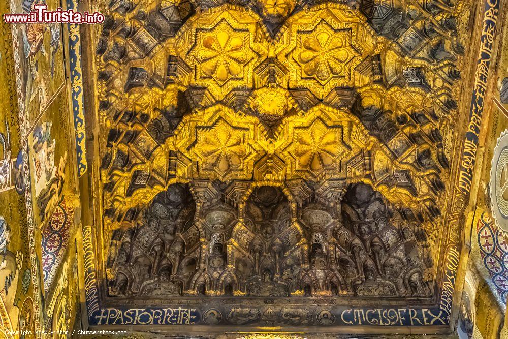 Immagine Dettaglio del soffitto della Cappella Palatina di Palermo, Palazzo dei Normanni - © Kiev.Victor / Shutterstock.com