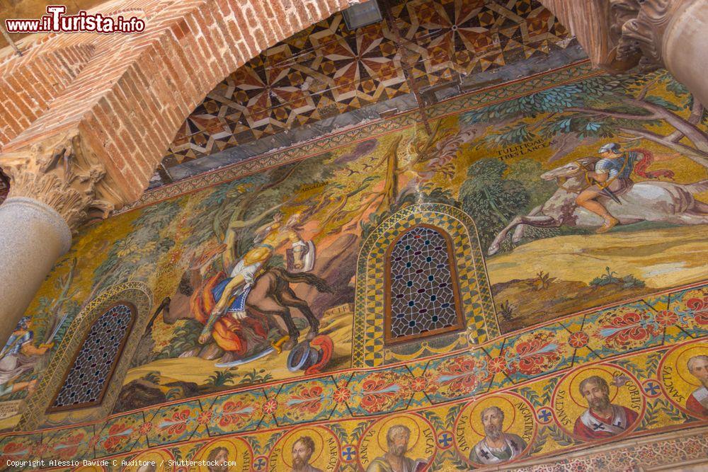 Immagine Un mosaico sul muro esterno della Cappella Paltina a Palermo - © Alessio Davide C Auditore / Shutterstock.com