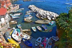 il porticciolo di Marechiaro a Napoli, siamo nel quartiere di Posillipo