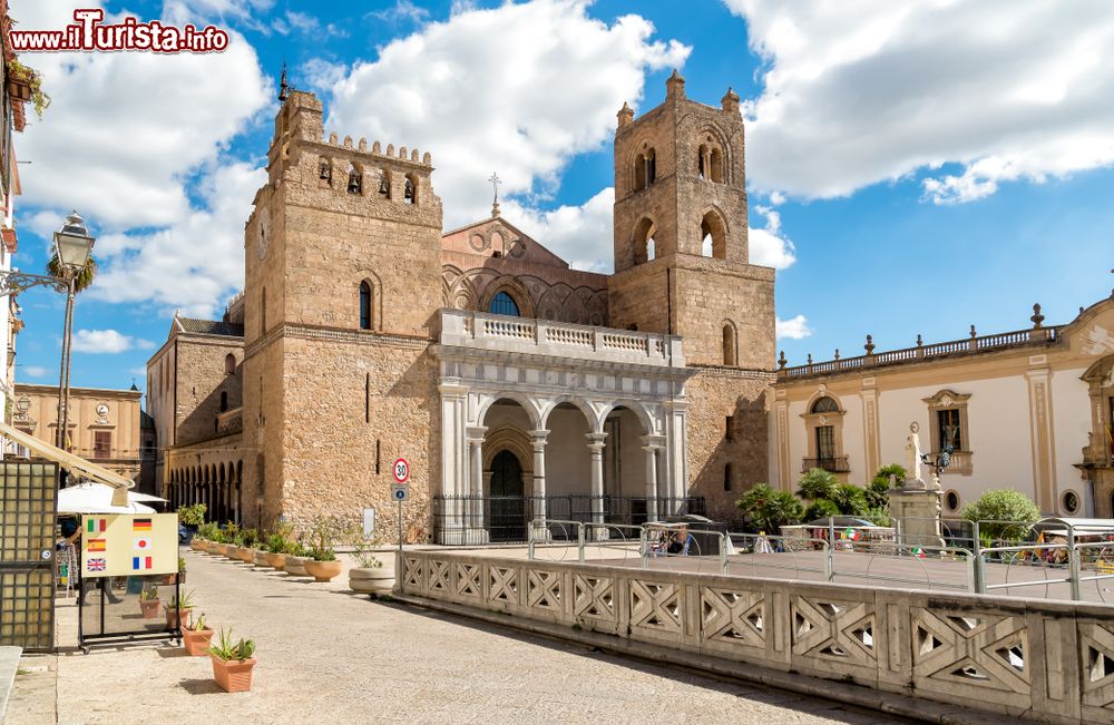 Immagine Esterno della Cattedrale di Monreale, uno dei capolavori di arte normanna in Sicilia