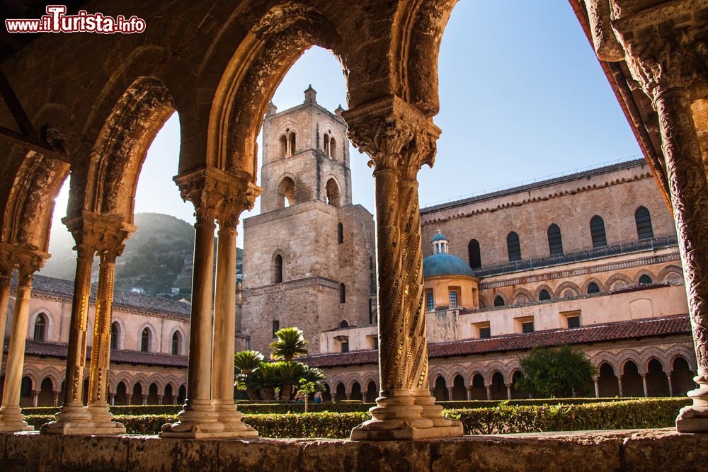 Immagine Il chiostro e la Cattedrale di Monreale in Sicilia