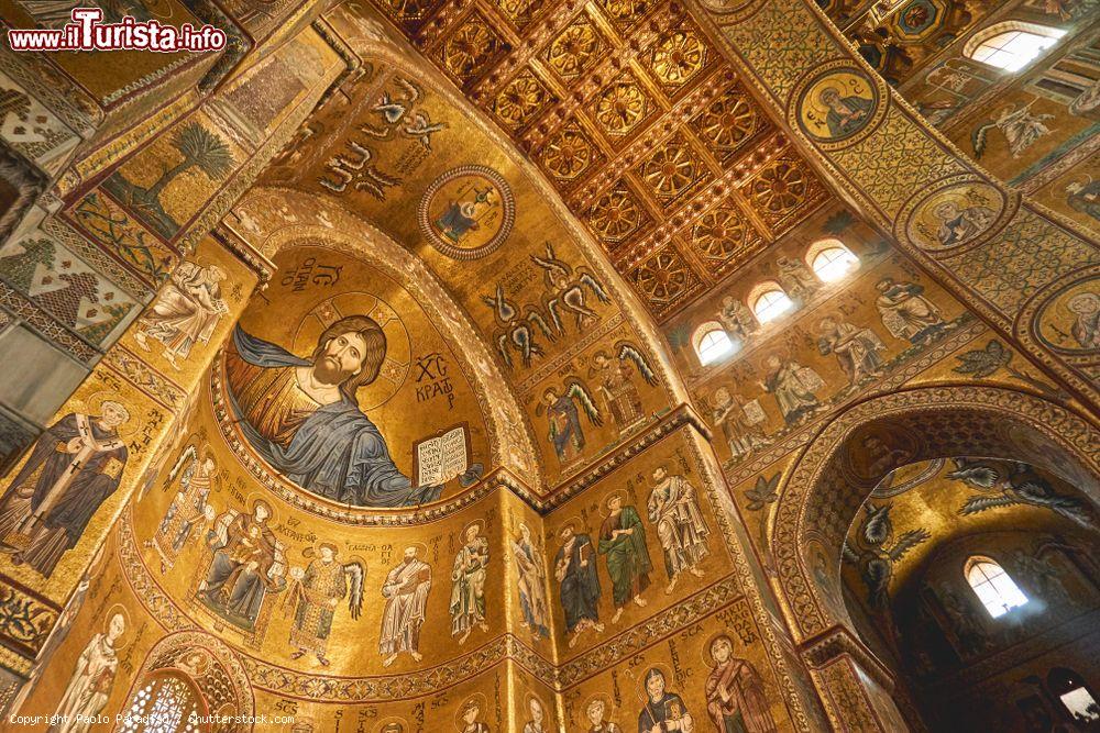 Immagine Sito UNESCO il Duomo di Monreale affascina con i suoi mosaici. - © Paolo Paradiso / Shutterstock.com