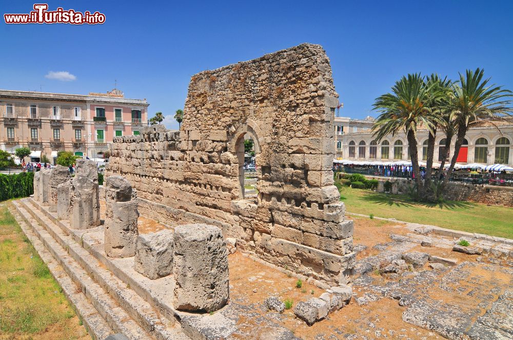 Immagine Alcuni resti della Magna Grecia a Siracusa: le rovine archeologiche del Tempio di Apollo