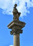 Particolare della cima della Colonna dell'Abbondanza con la Statua di Donatello - © Nataly Reinch / Shutterstock.com