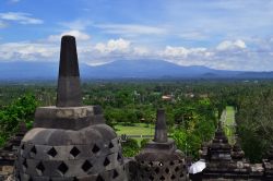 Una suggestiva panoramica delle costruzioni al Borobudur Temple, Magelang, isola di Giava (Indonesia) - © Kras_Stock / Shutterstock.com