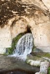 Dentro alla Grotta del Ninfeo a Siracusa, zona archeologica della Neapolis