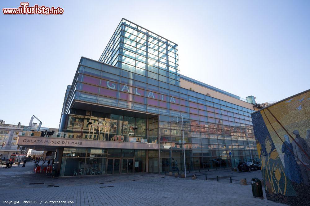 Immagine Galata, il Museo del Mare nel porto di Genova in Liguria - © faber1893 / Shutterstock.com