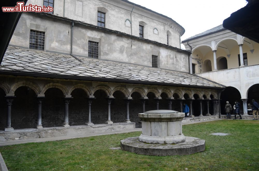 Immagine Il Chiostro interno del complesso della Collegiata dei Santi Pietro e Orso, nel centro storico di Aosta