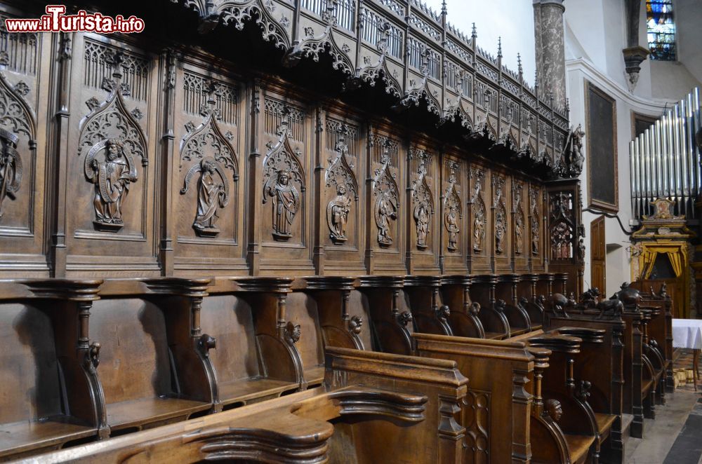Immagine Il coro ligneo dentro alla Collegiata dei Santi Pietro e Orso di Aosta