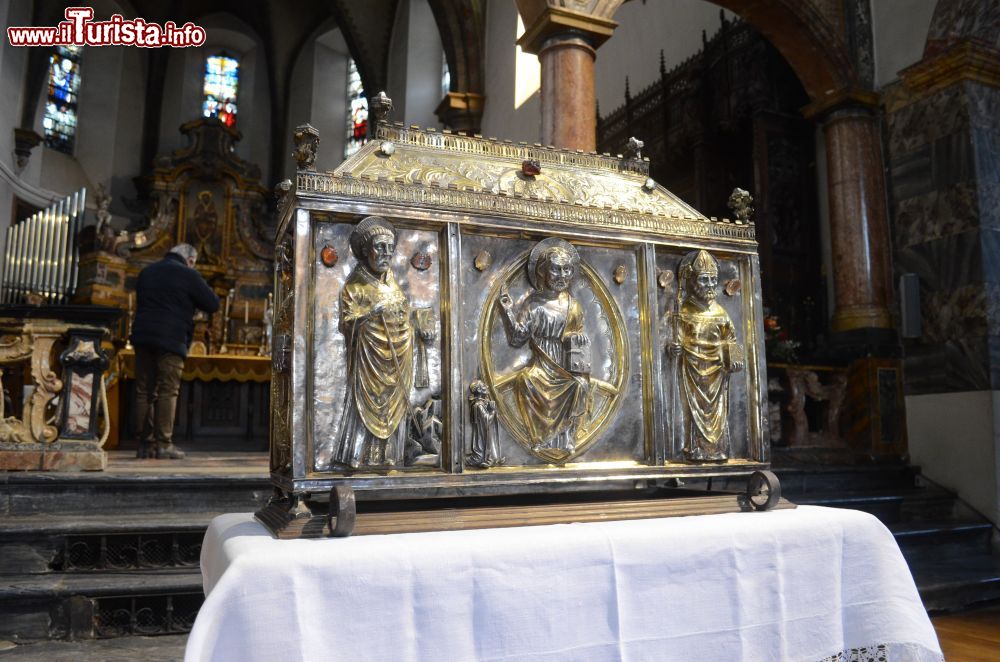 Immagine La cassa di Sant’Orso in argento sbalzato e dorato